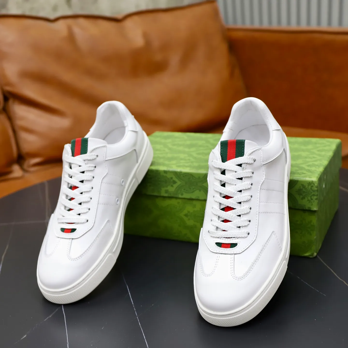 Ex-factory price: 400💰🙅‍♂️🙅‍♂️🙅‍♂️ Brand: Gucci GUCCi Standard code: 38-44 (45 customized) Grade: Same as the official website Material: Original leather splicing Comfortable and breathable sheepskin lining Original wear-resistant outsole Style category: Men's fashionable casual shoes Running sneakers Distinguished luxury brand elements Top luxury Color: actual picture color